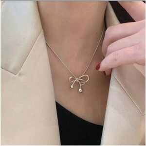 Silver Bow Toe Dainty Elegant Fashion Necklace